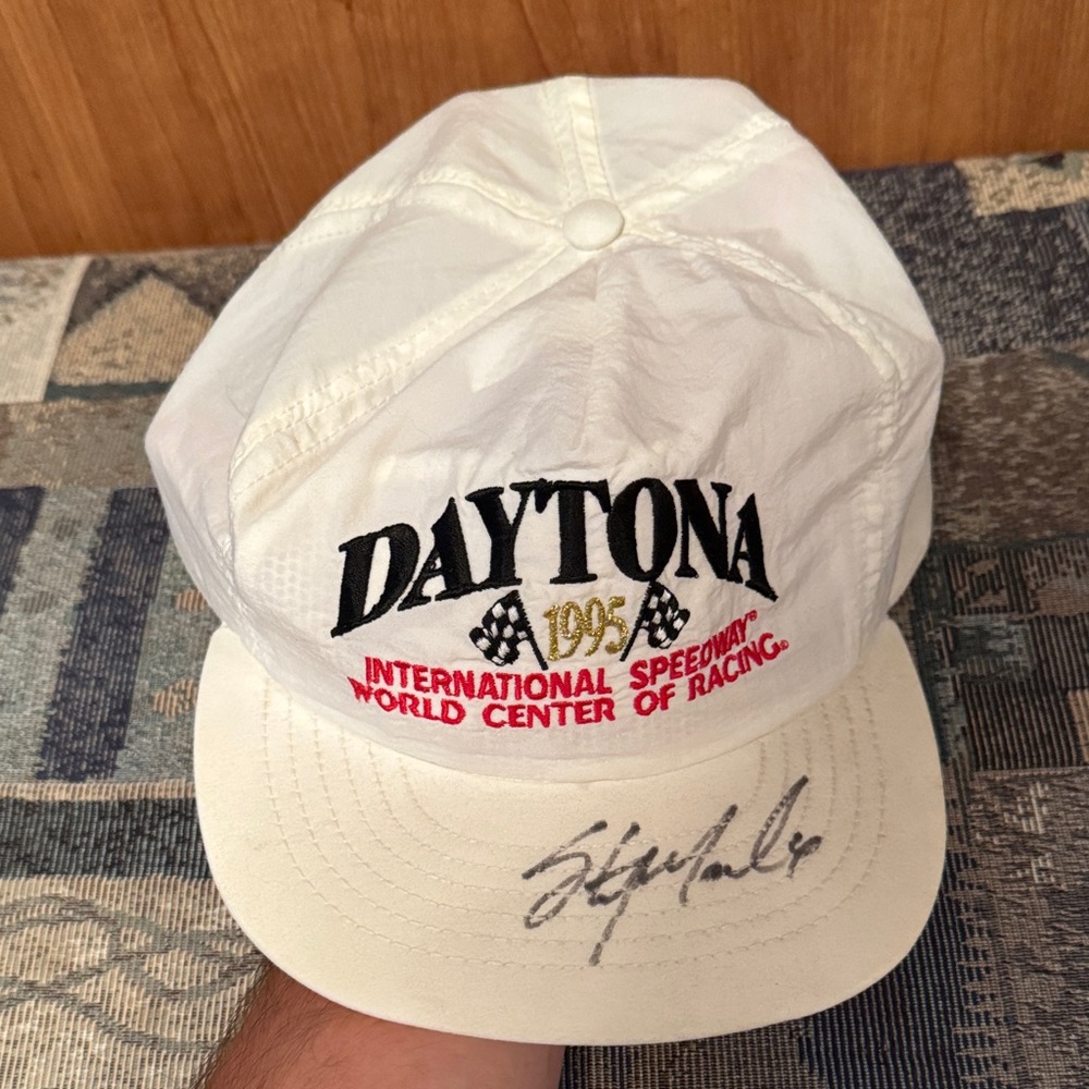 White Daytona 1995 Cap signed